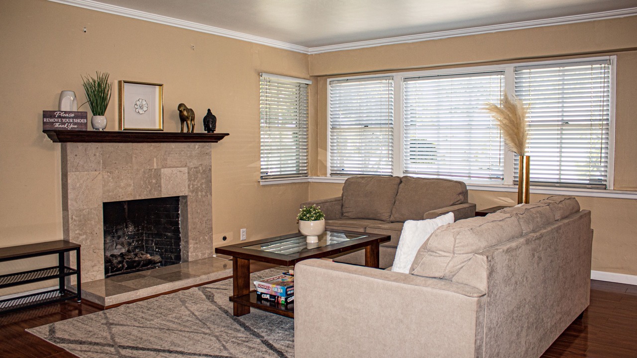 Photo of Livingroom in Fullerton