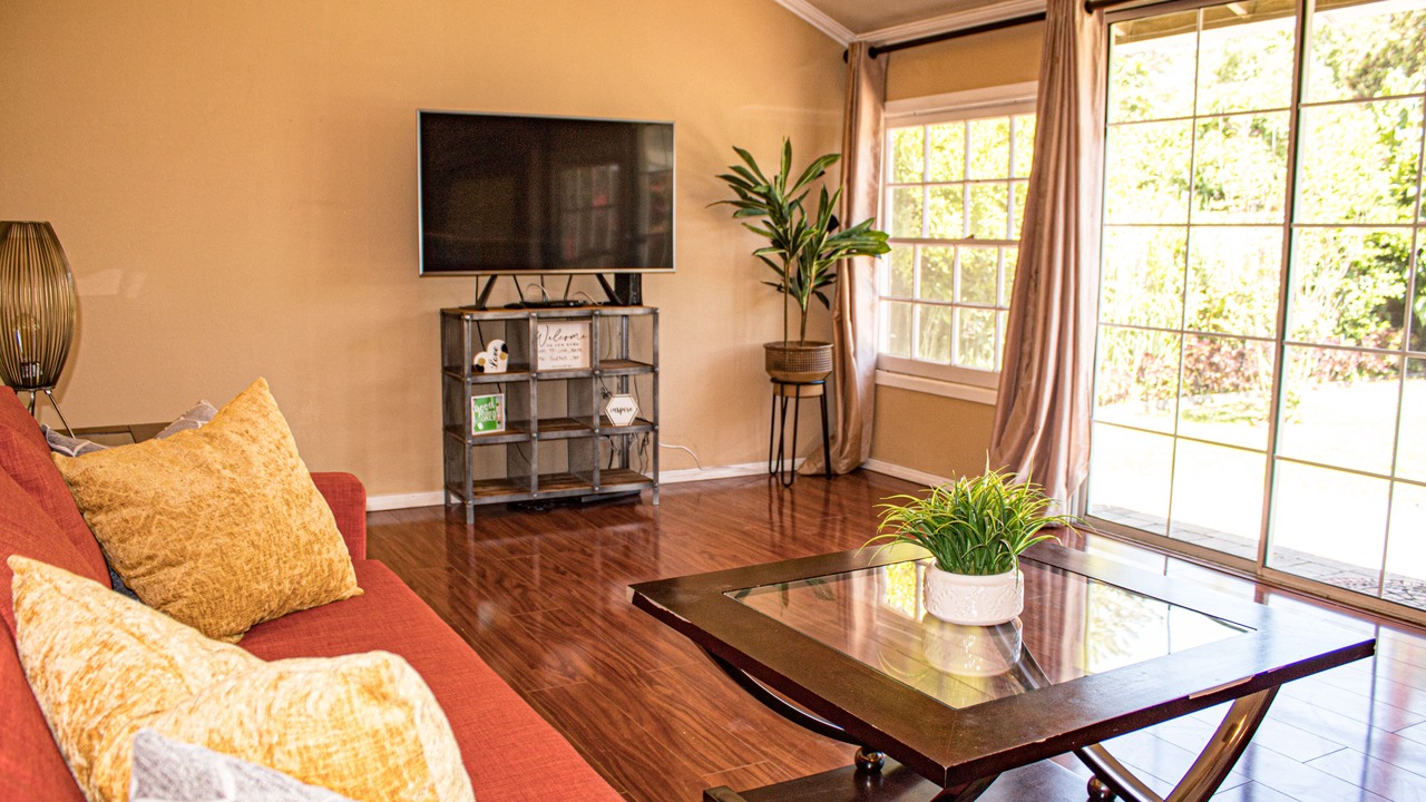 Photo of Livingroom in Fullerton