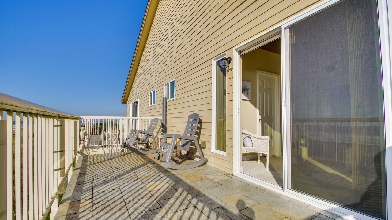 Photo of Patio Balcony in Gold Beach