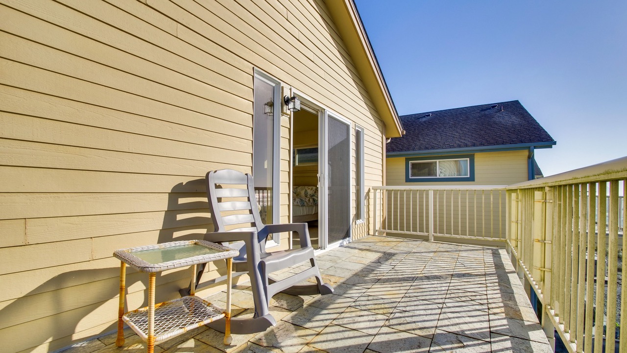 Photo of Patio Balcony in Gold Beach
