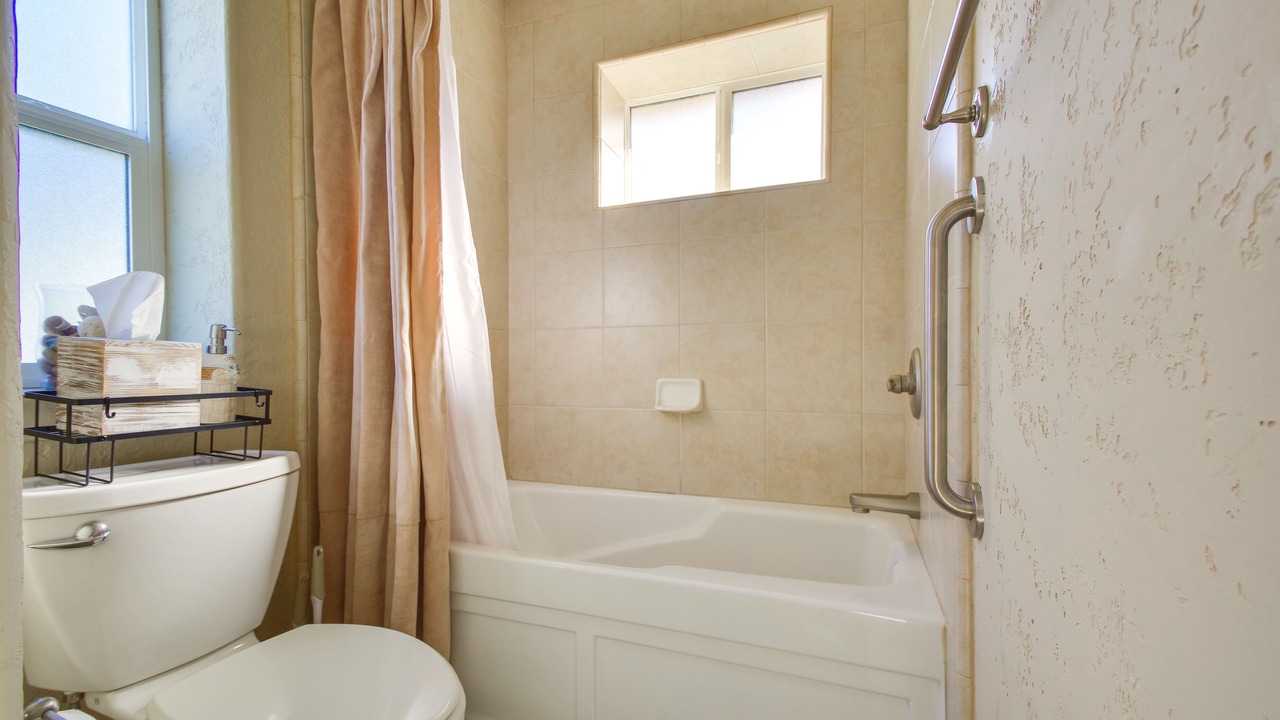 Photo of Bathroom in Gold Beach