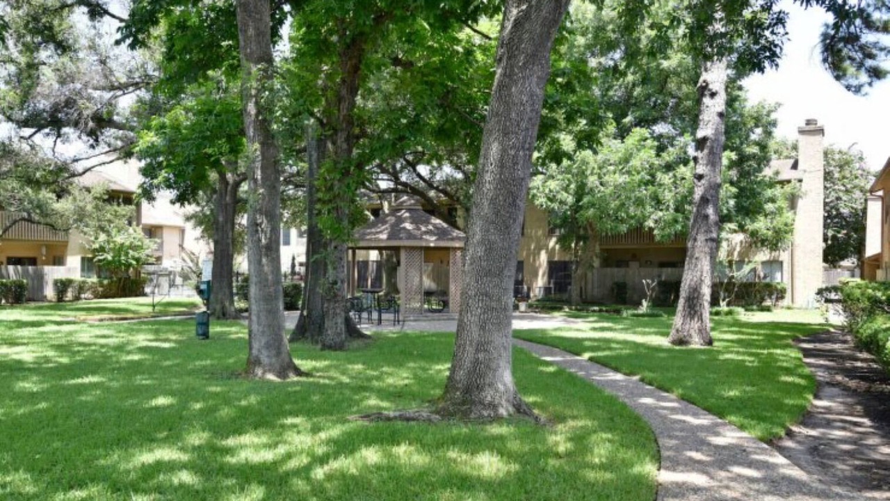 Photo of Outdoor in Brookhollow