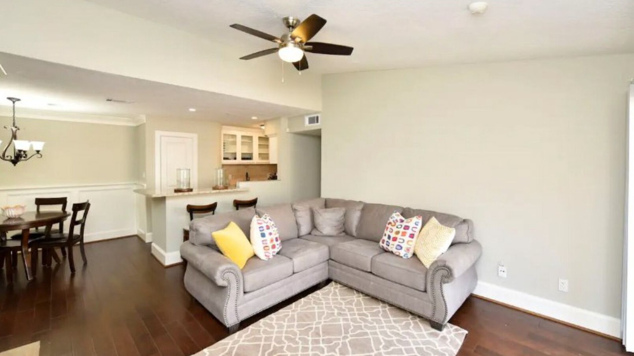 Photo of Livingroom in Brookhollow
