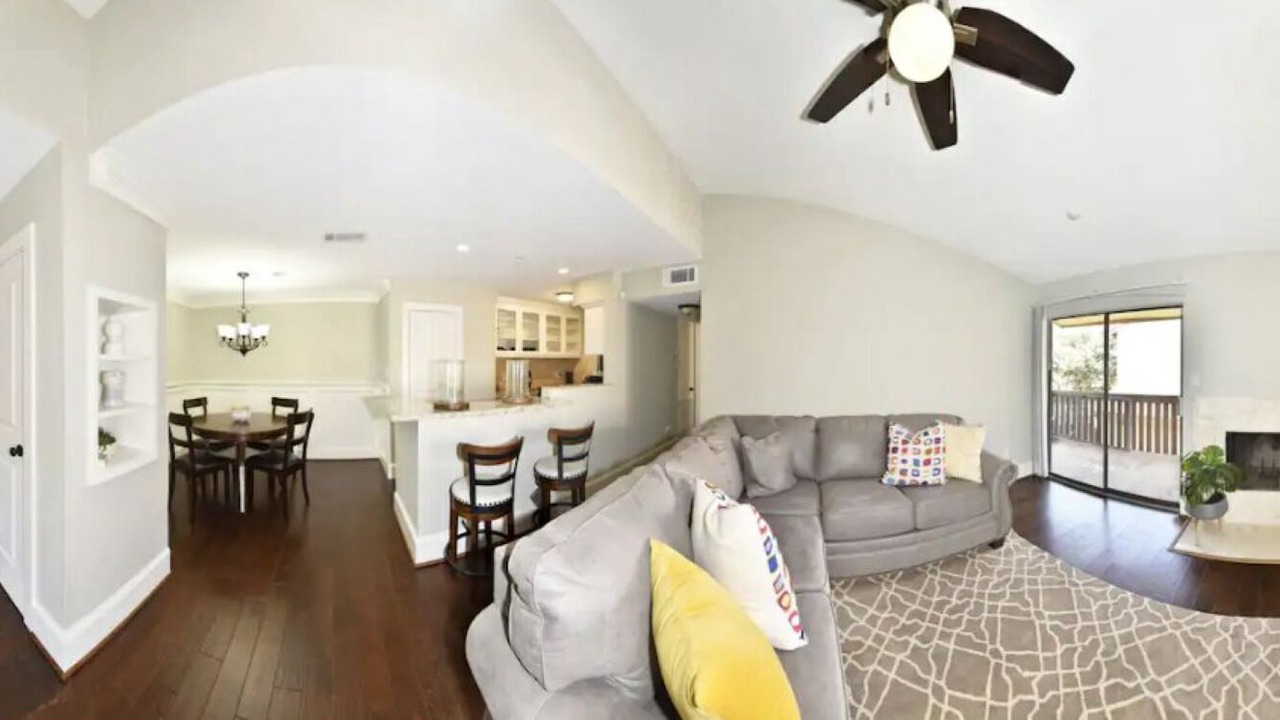 Photo of Livingroom in Brookhollow