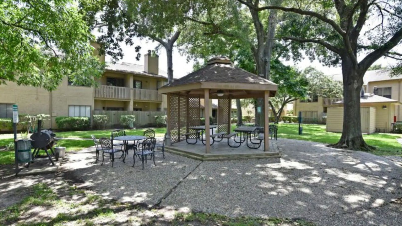 Photo of Outdoor in Brookhollow