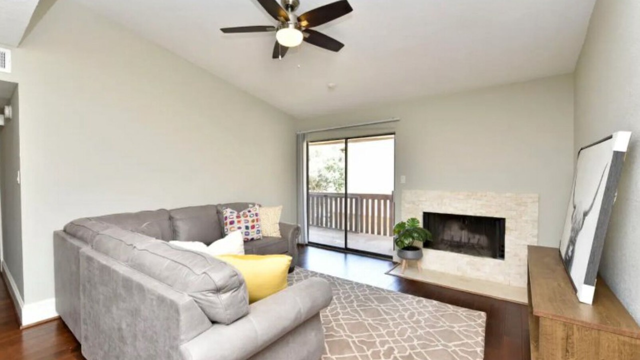 Photo of Livingroom in Brookhollow