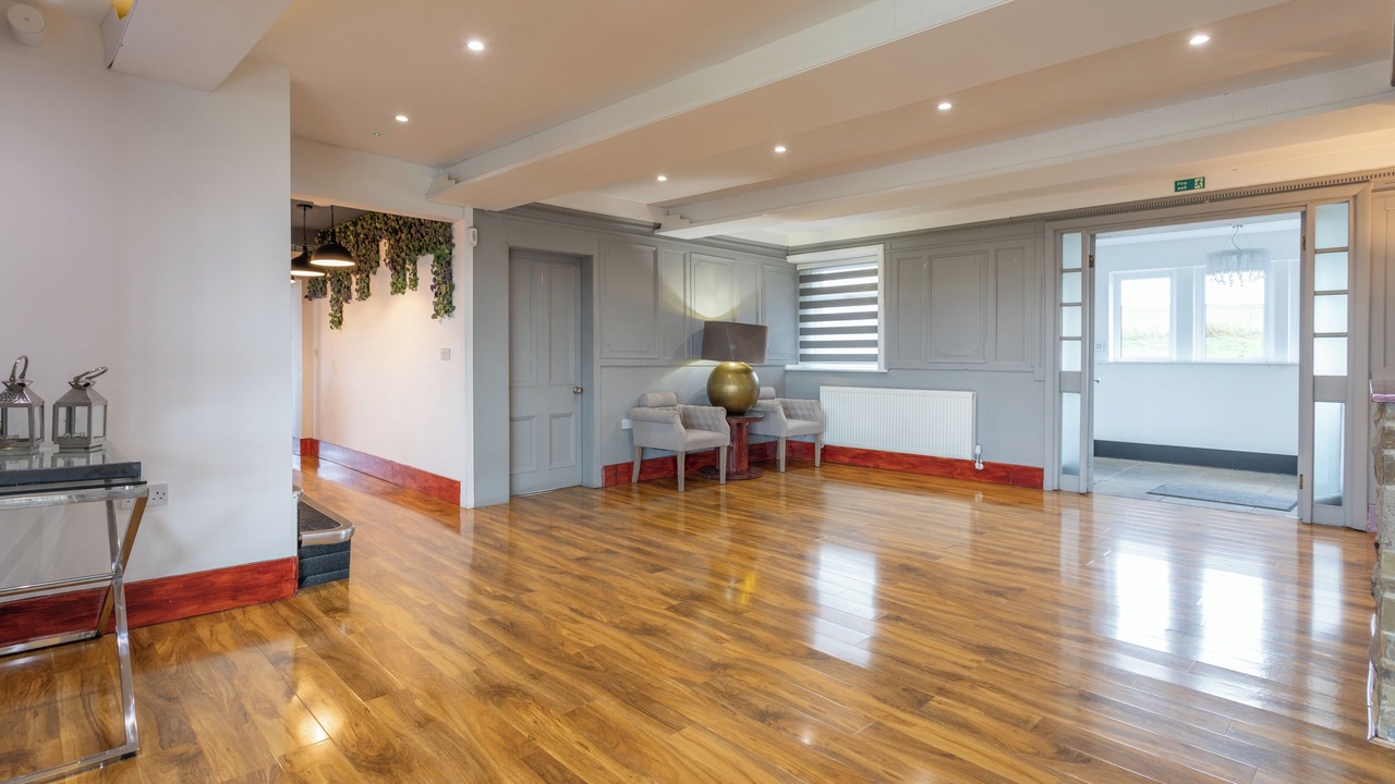 Photo of Others in Ainley Top