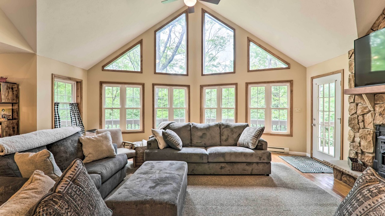 Photo of Livingroom in Gouldsboro