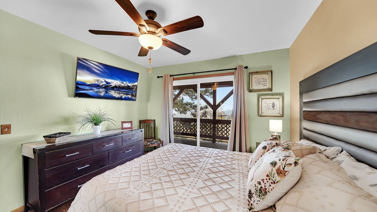 Photo of Bedroom in Running Springs