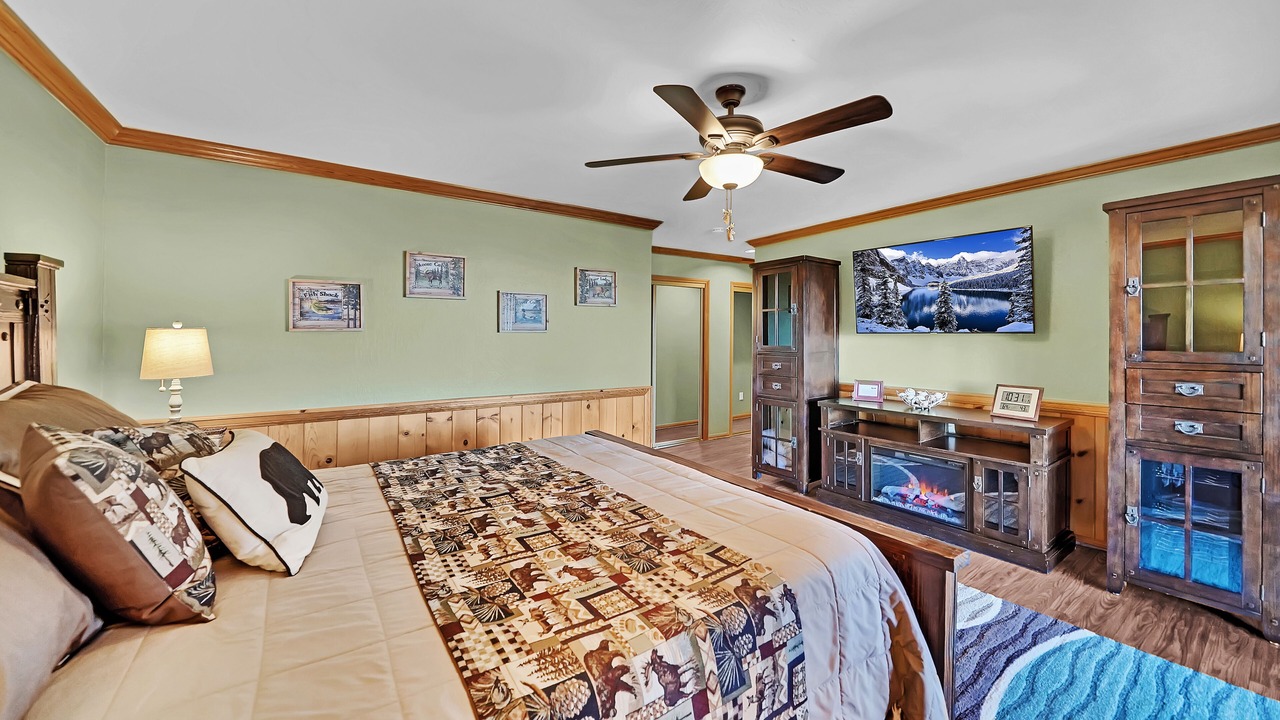 Photo of Bedroom in Running Springs