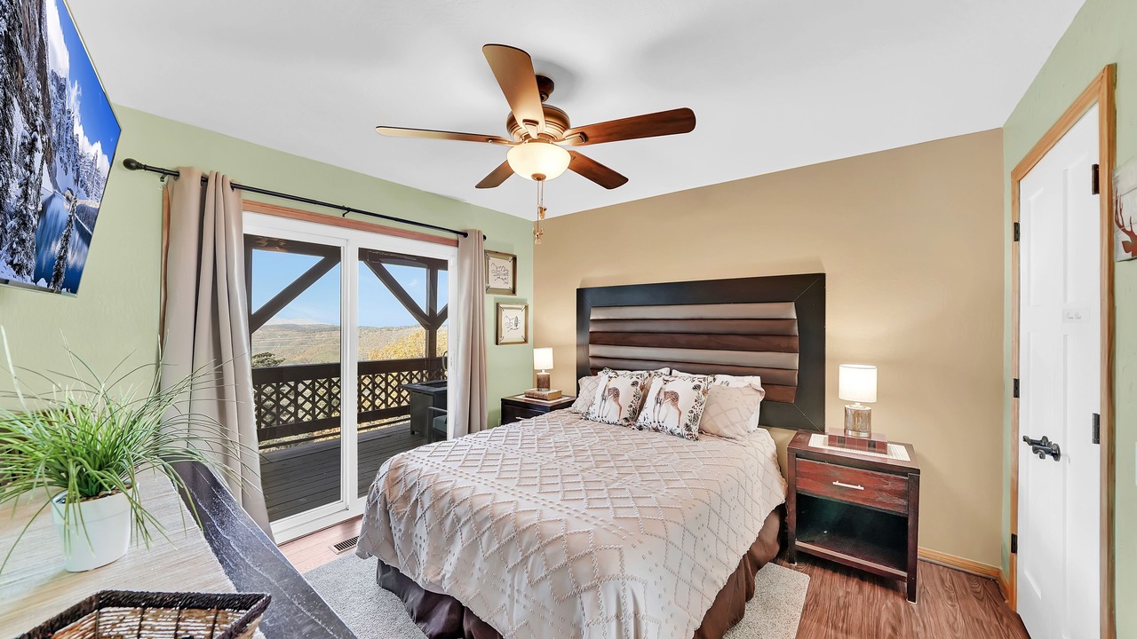 Photo of Bedroom in Running Springs