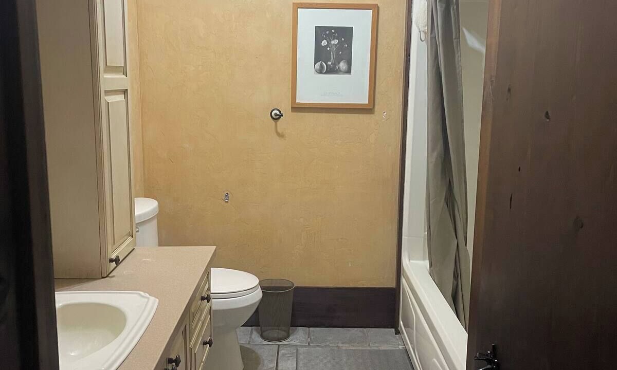 Photo of Bathroom in Colebrook