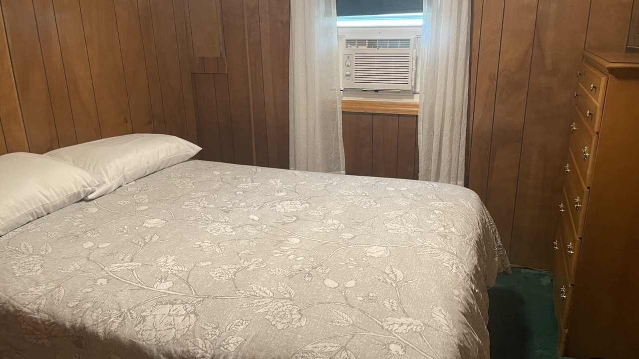 Photo of Bedroom in Rockwood