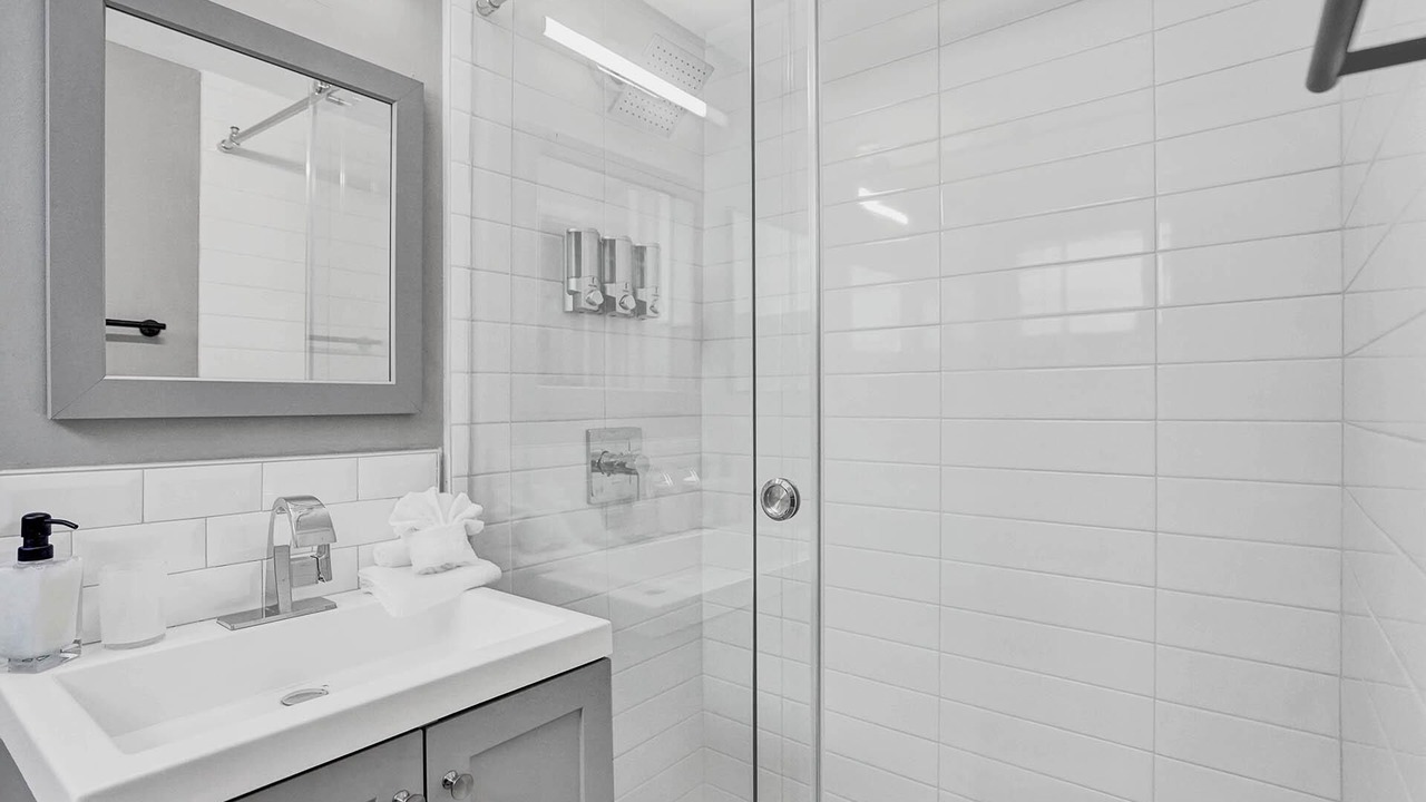 Photo of Bathroom in West Avenue