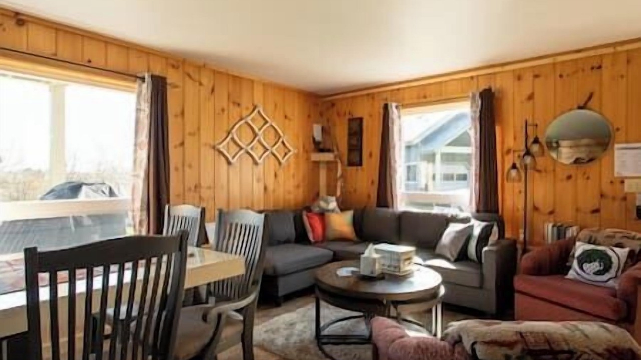 Photo of Livingroom in Guilford