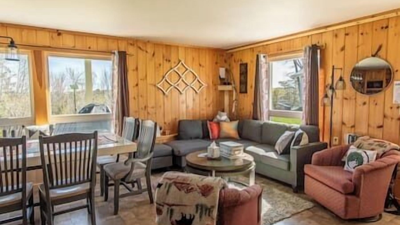 Photo of Livingroom in Guilford