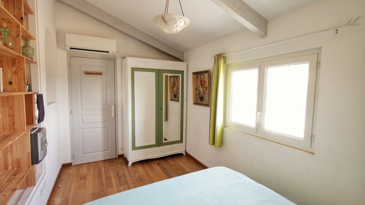 Photo of Bedroom in Vailhauques