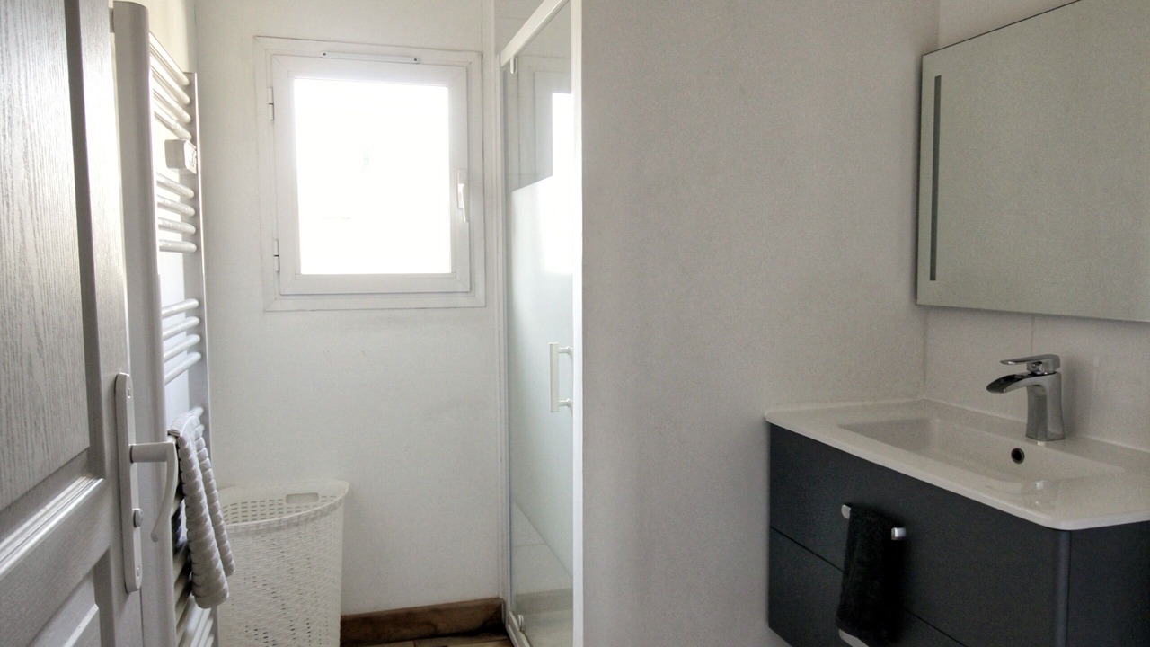 Photo of Bathroom in Vailhauques