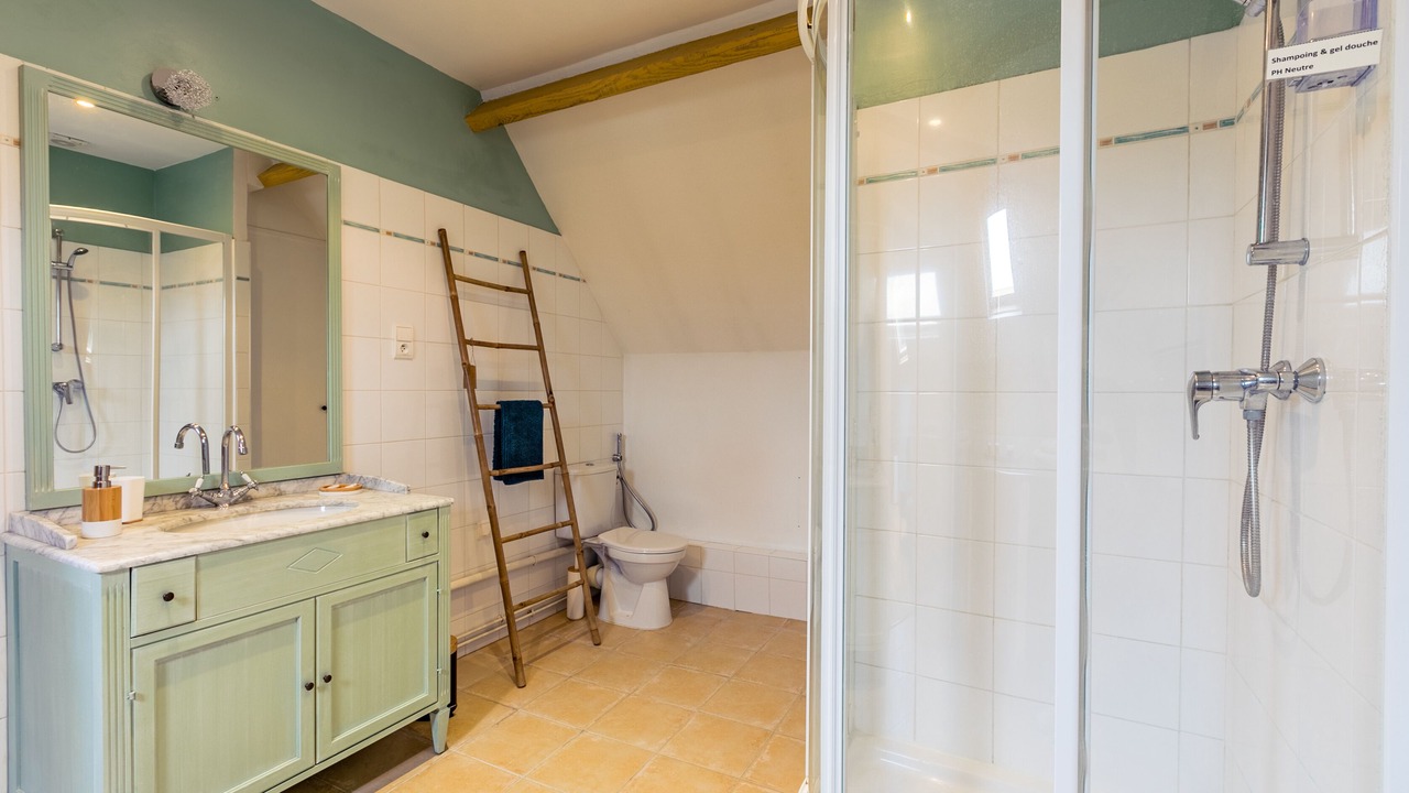 Photo of Bathroom in Le Fayel