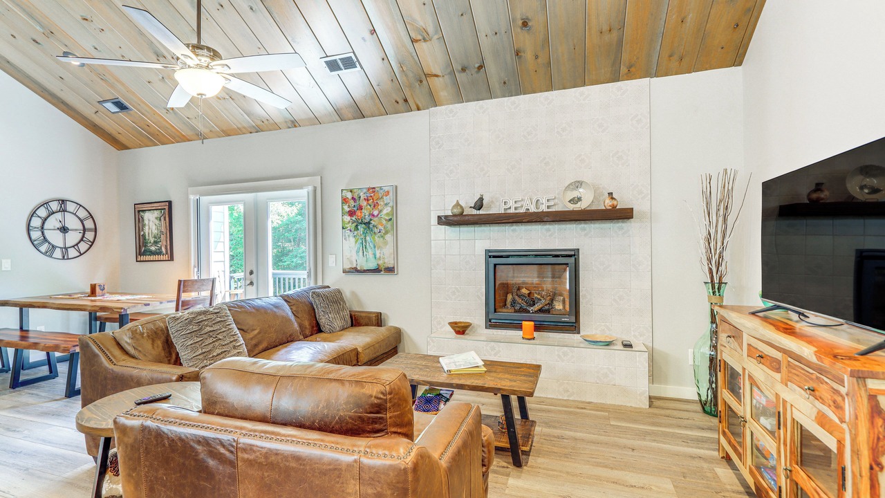 Photo of Livingroom in Tarheel