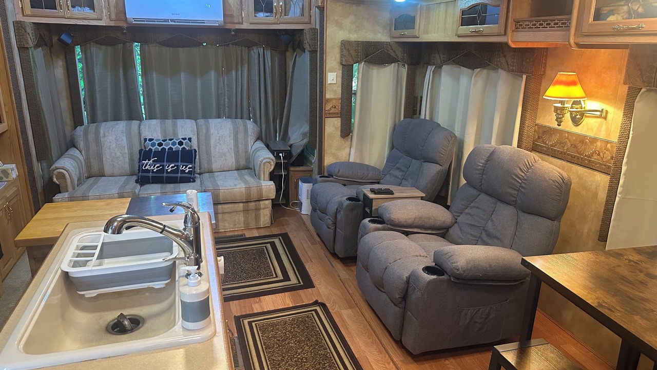 Photo of Livingroom in Cleveland