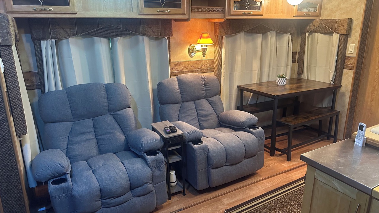 Photo of Livingroom in Cleveland