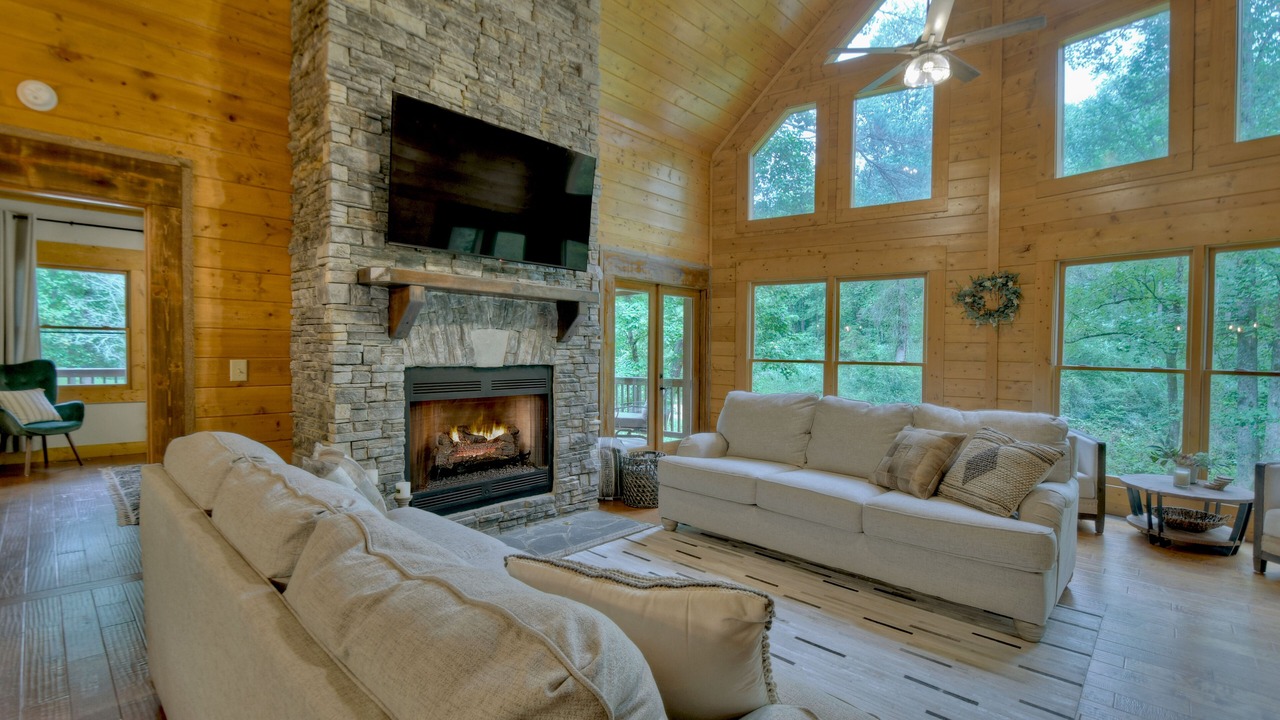 Photo of Livingroom in Ellijay