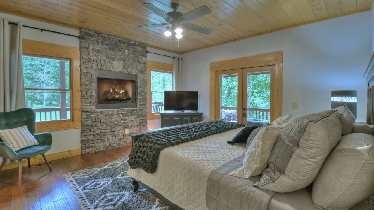 Photo of Bedroom in Ellijay