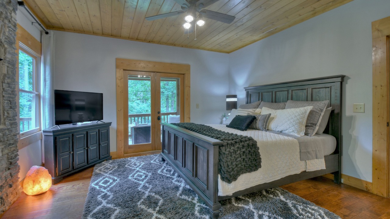 Photo of Bedroom in Ellijay