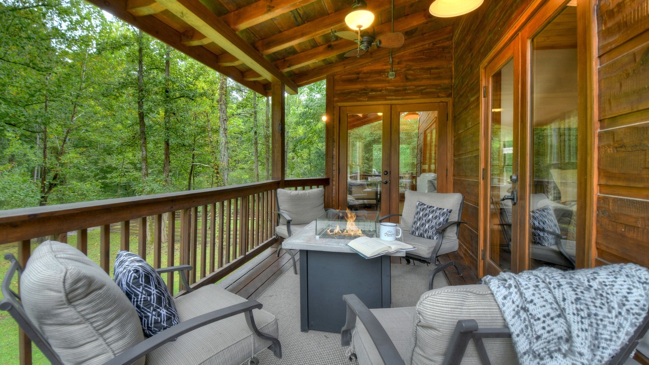 Photo of Patio Balcony in Ellijay