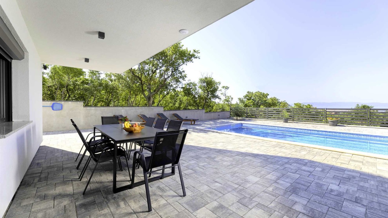 Photo of Outdoor in Smrika