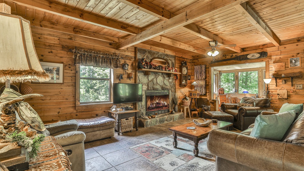 Photo of Livingroom in Ellijay