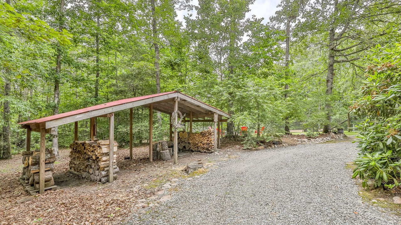 Photo of Livingroom in Ellijay