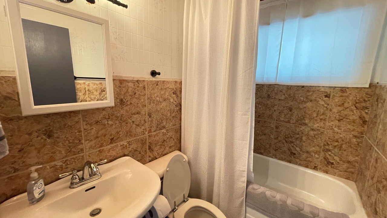 Photo of Bathroom in Glendo