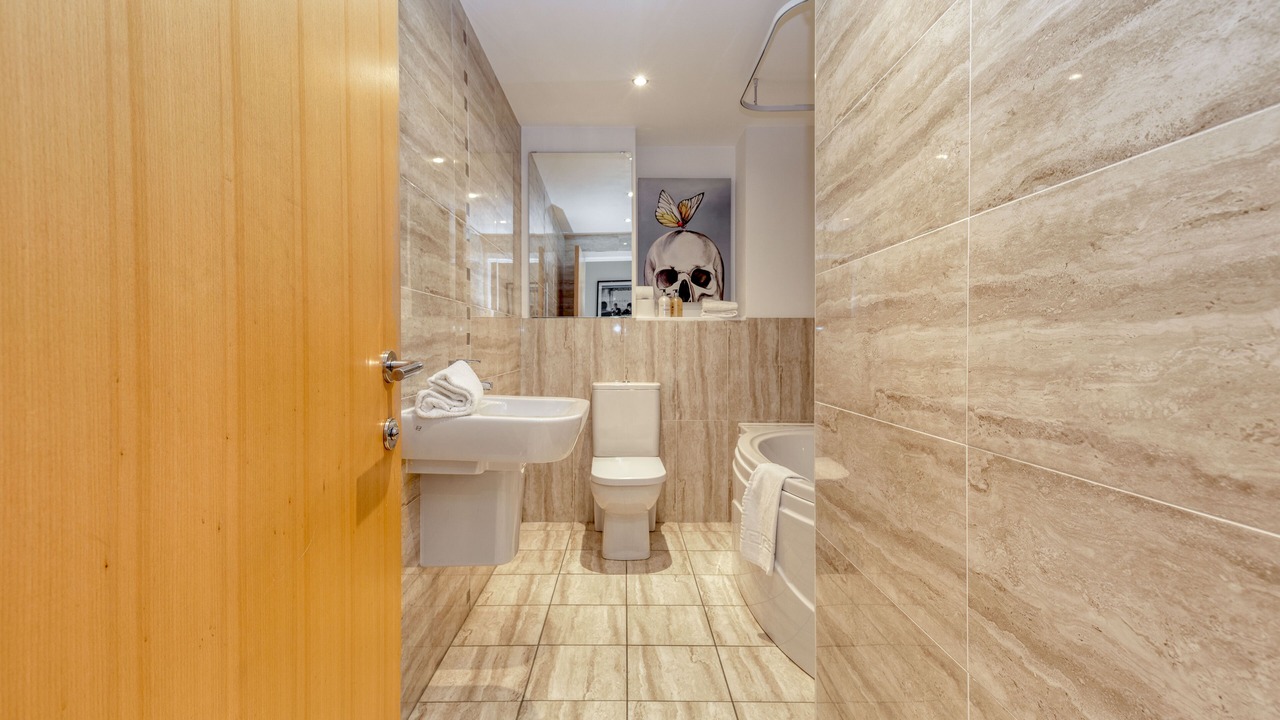 Photo of Bathroom in Finnieston