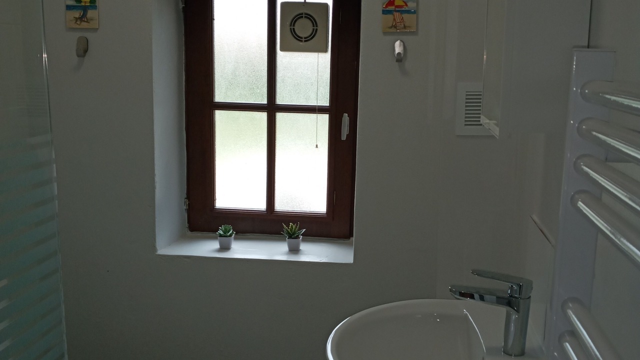 Photo of Bathroom in Saint-Valerien