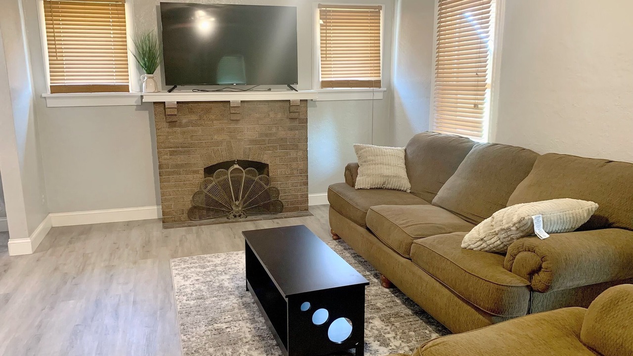 Photo of Livingroom in University City