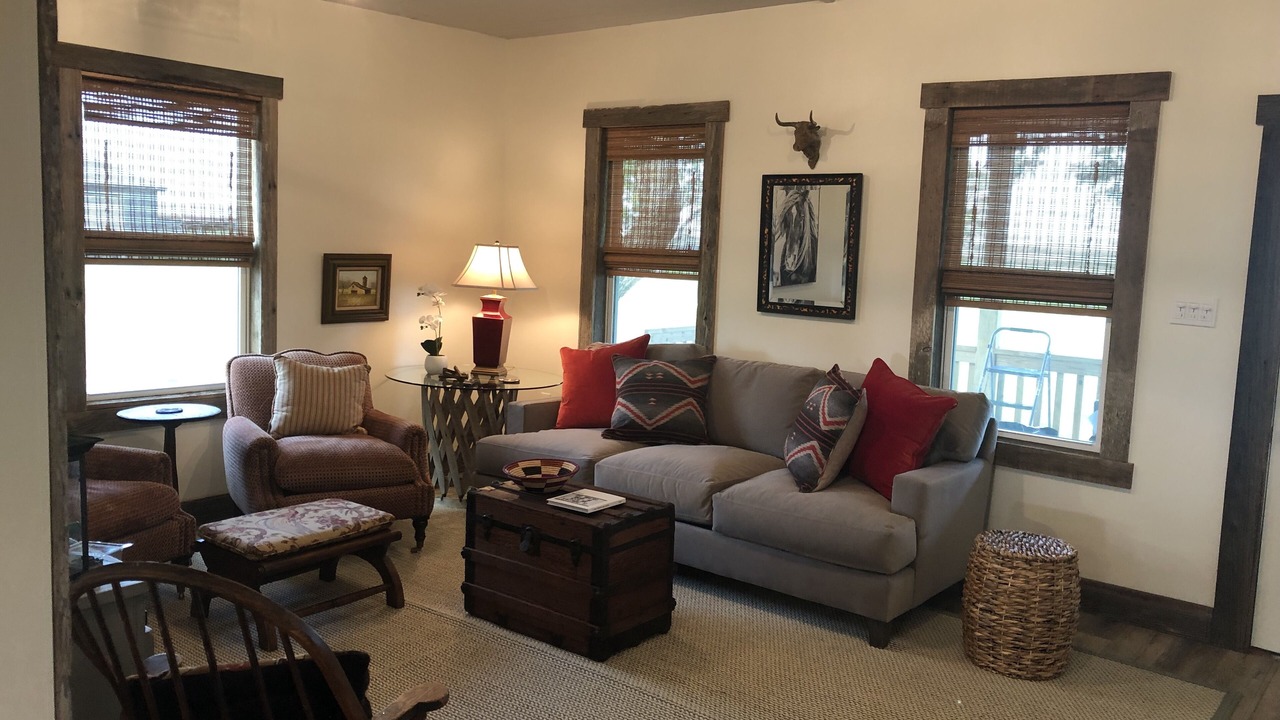 Photo of Livingroom in Shiner