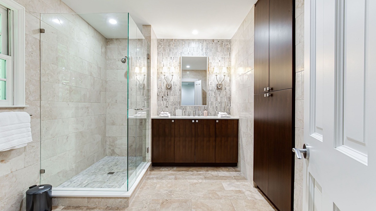 Photo of Bathroom in Kingswood