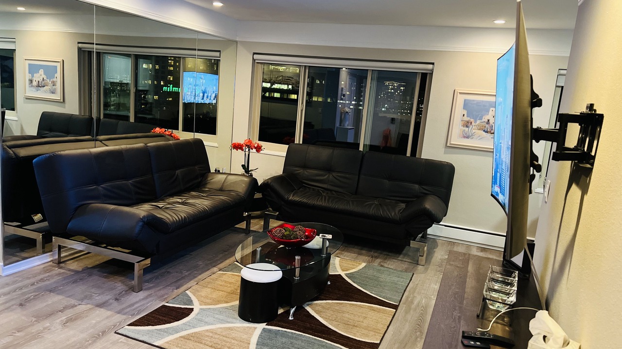 Photo of Livingroom in Downtown Seattle