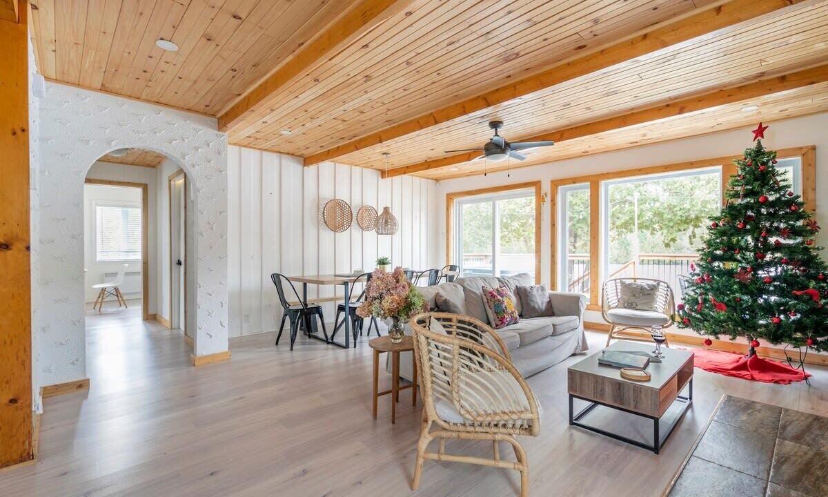 Photo of Livingroom in Amherst