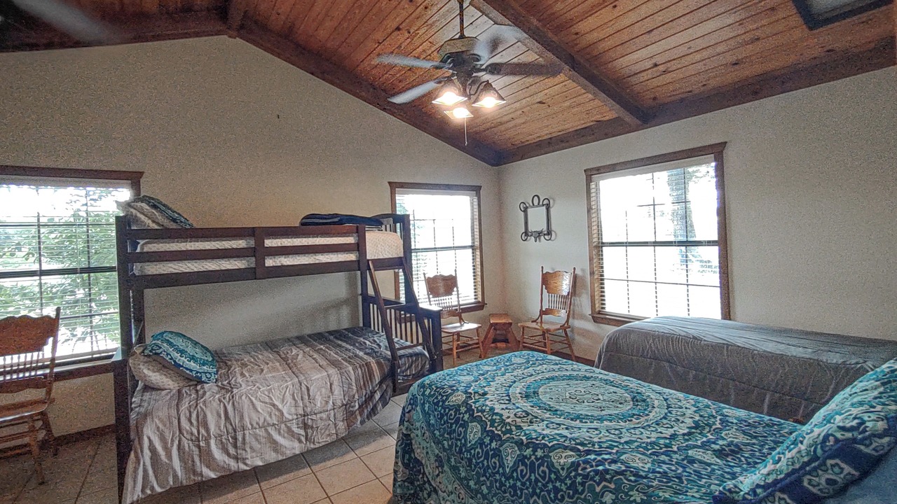 Photo of Bedroom in Edom