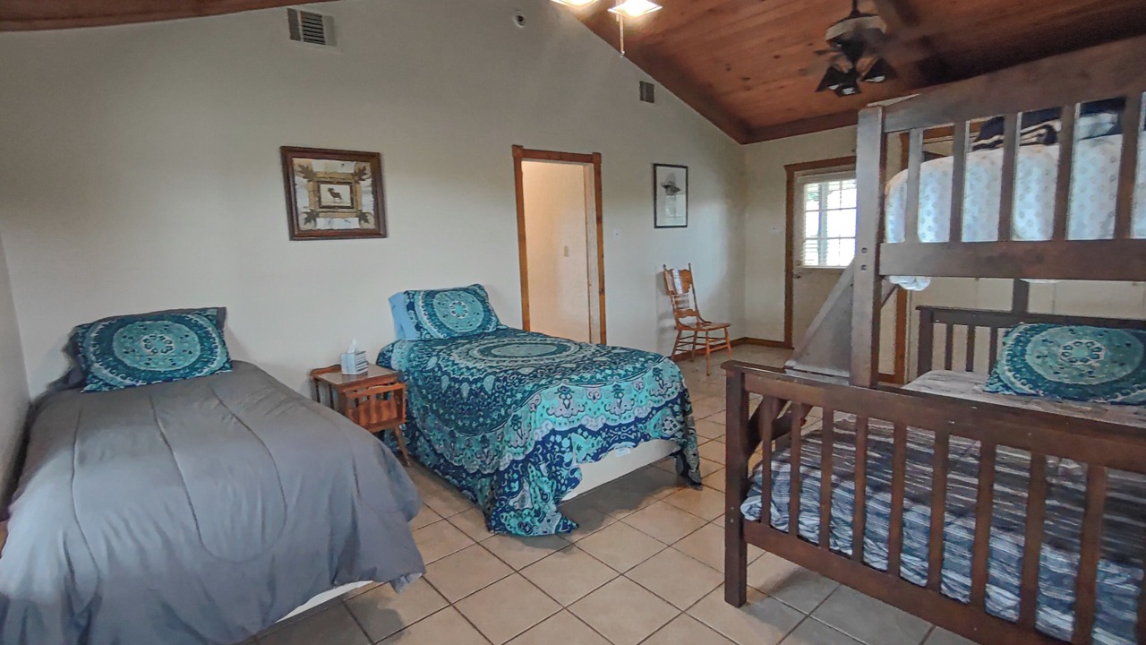 Photo of Bedroom in Edom