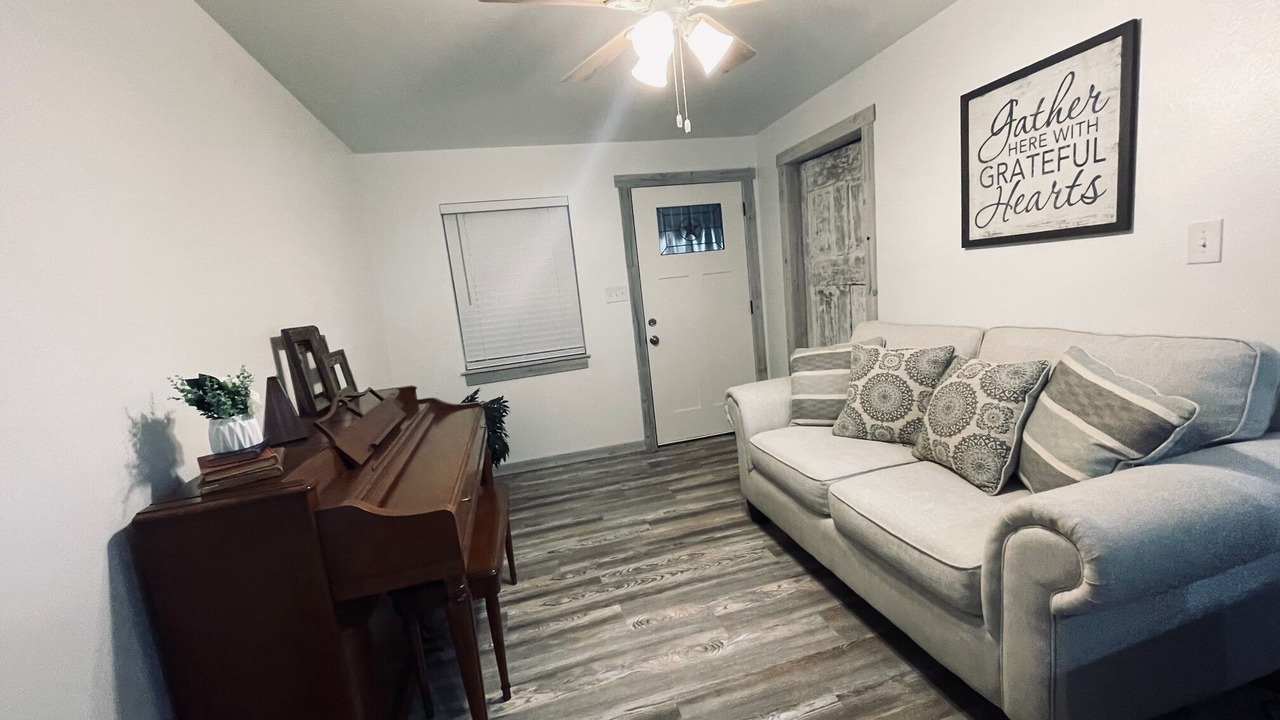 Photo of Livingroom in Lockhart