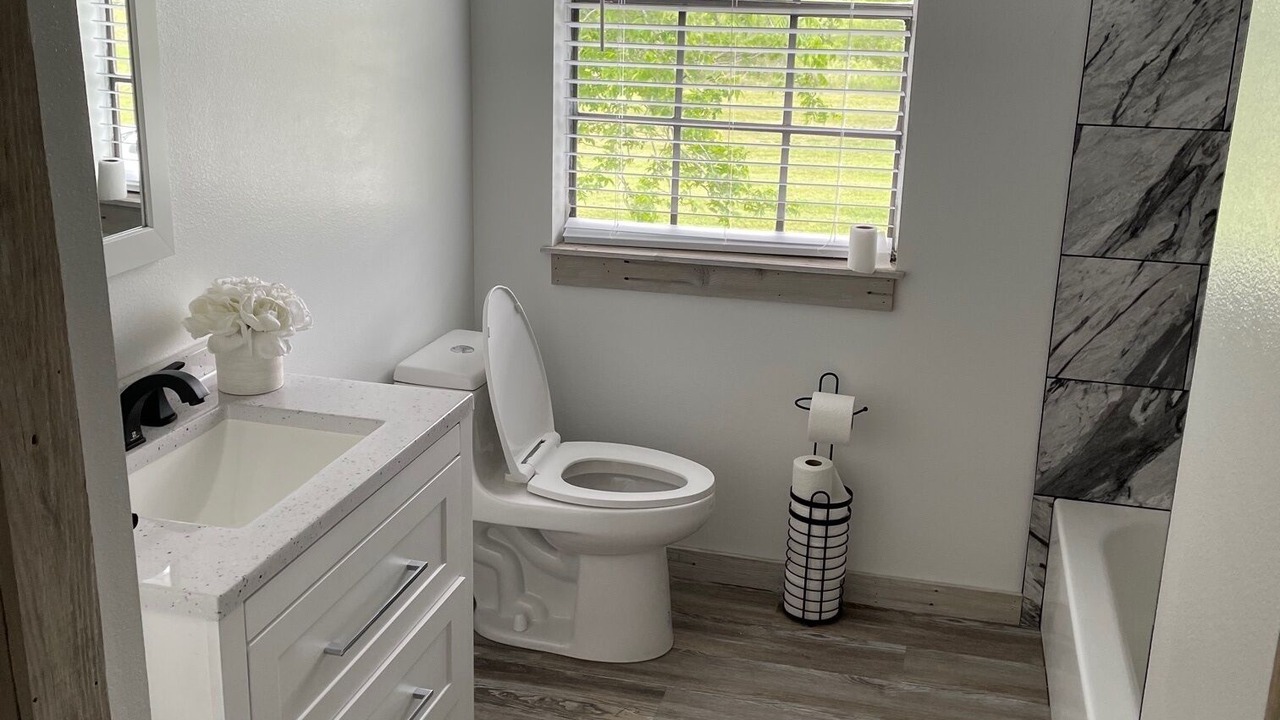 Photo of Bathroom in Lockhart