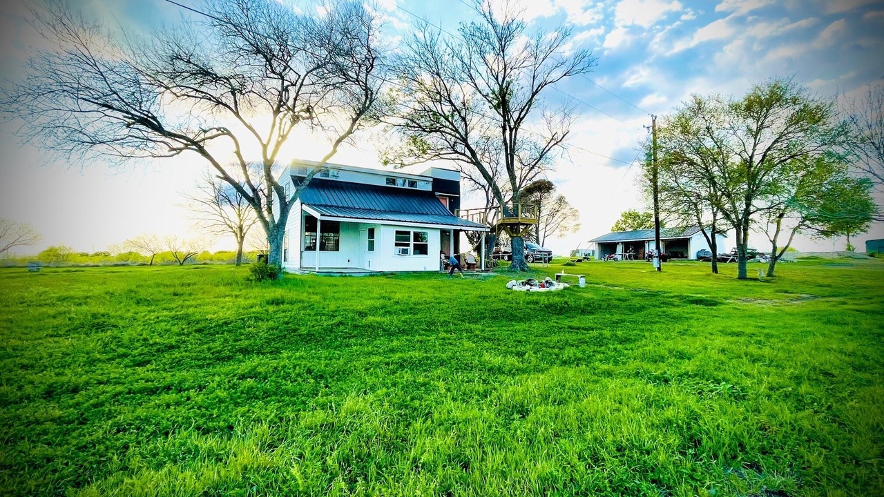 Photo of Outdoor in Lockhart