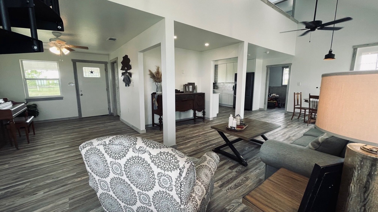 Photo of Livingroom in Lockhart