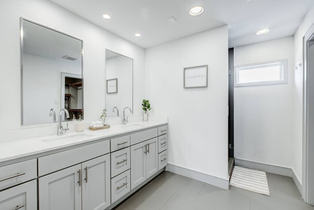 Photo of Bathroom in Greenland Hills
