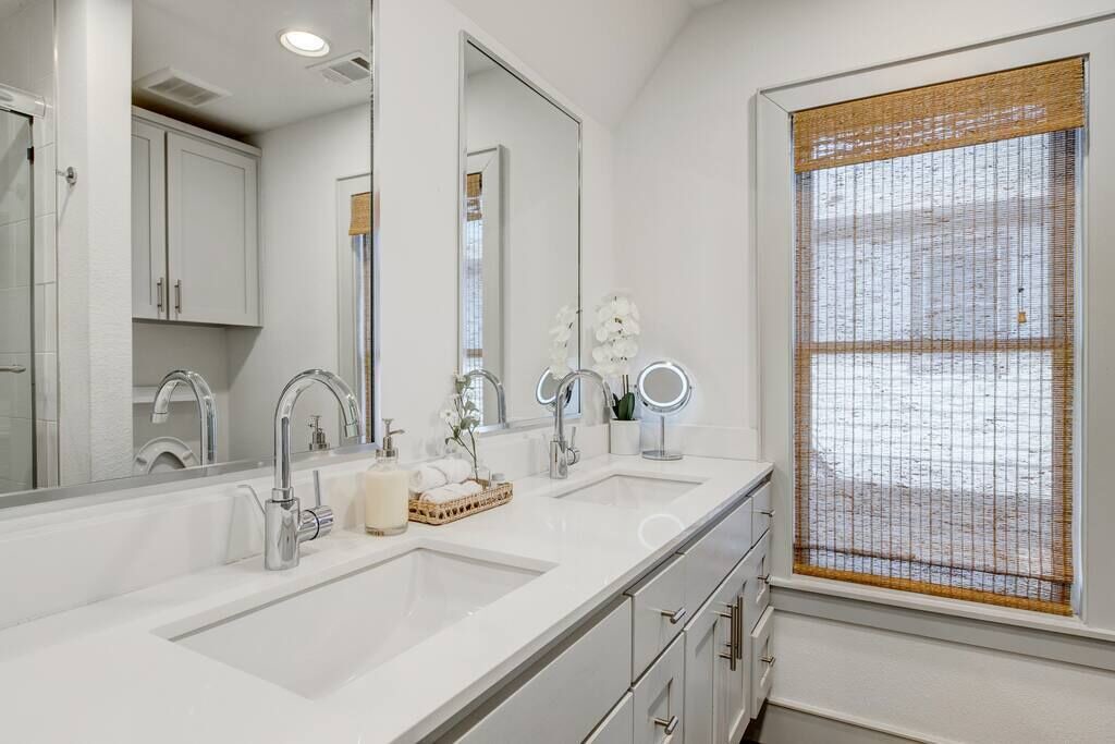 Photo of Bathroom in Greenland Hills
