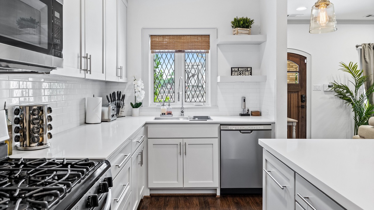 Photo of Kitchen in Greenland Hills
